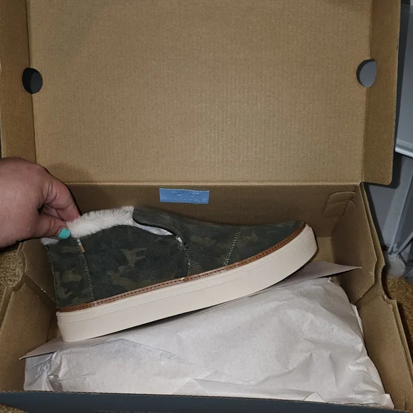 NWT Paxton TOMS - Picture 6 of 7